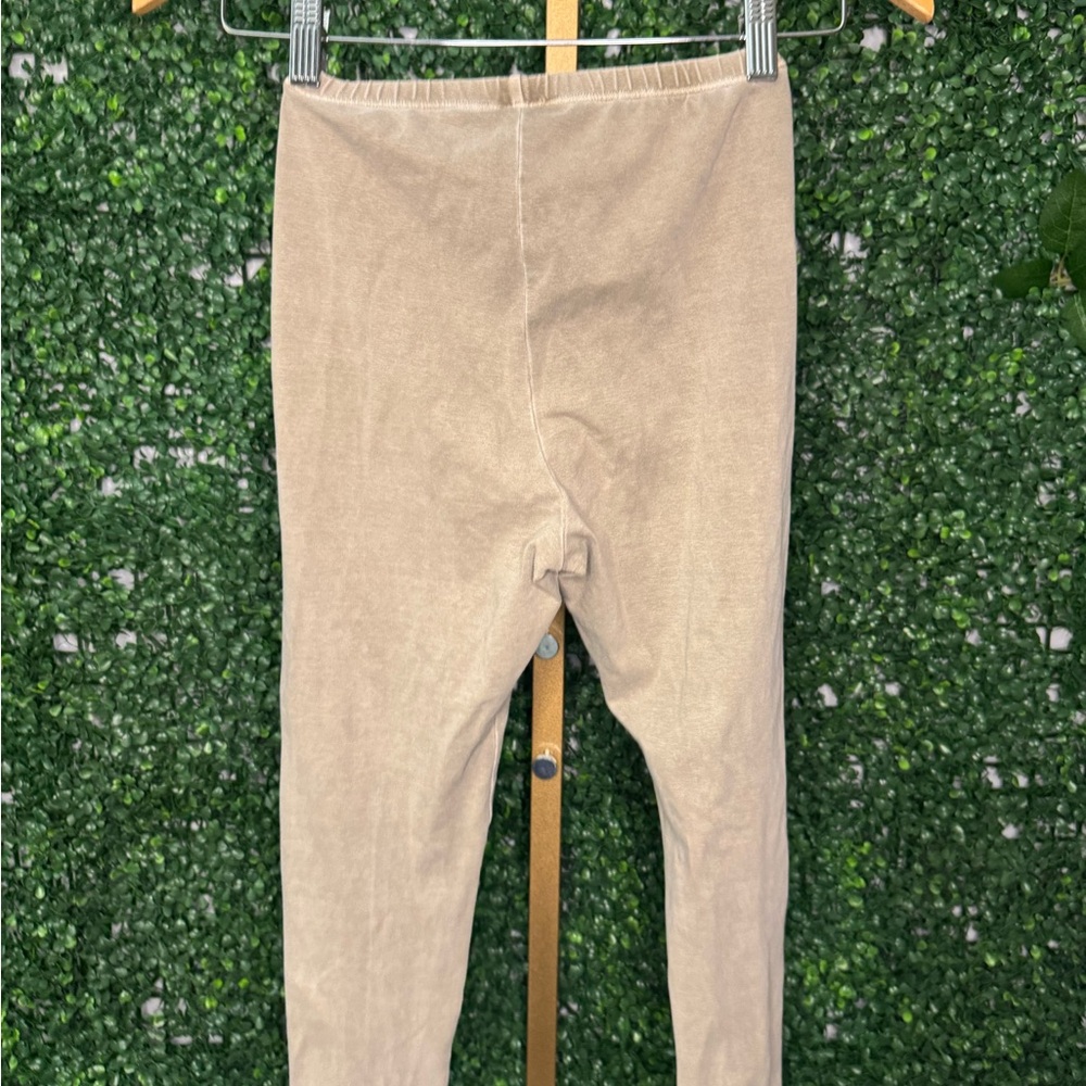 SKIMS Outdoor Leggings in Desert - Picture 5 of 5